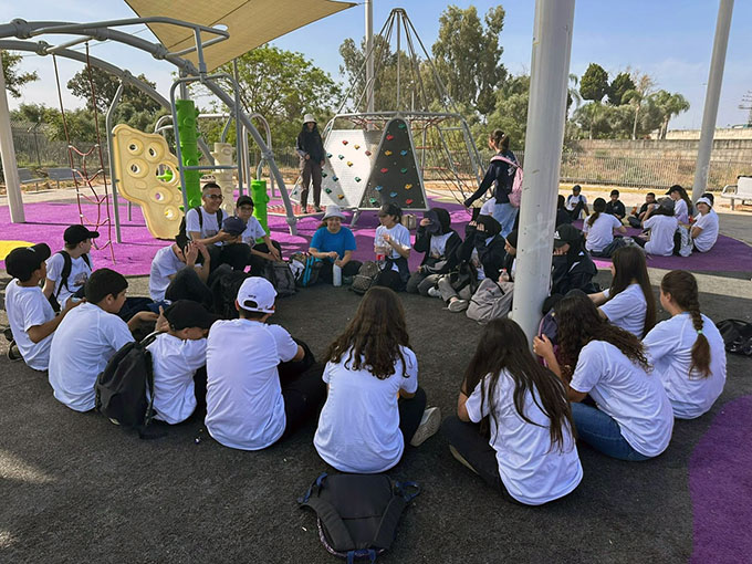 طلّاب طبقة الثوامن من اعدادية دار التربية والعلوم بجولة استكشافية لمعالم جلجولية 